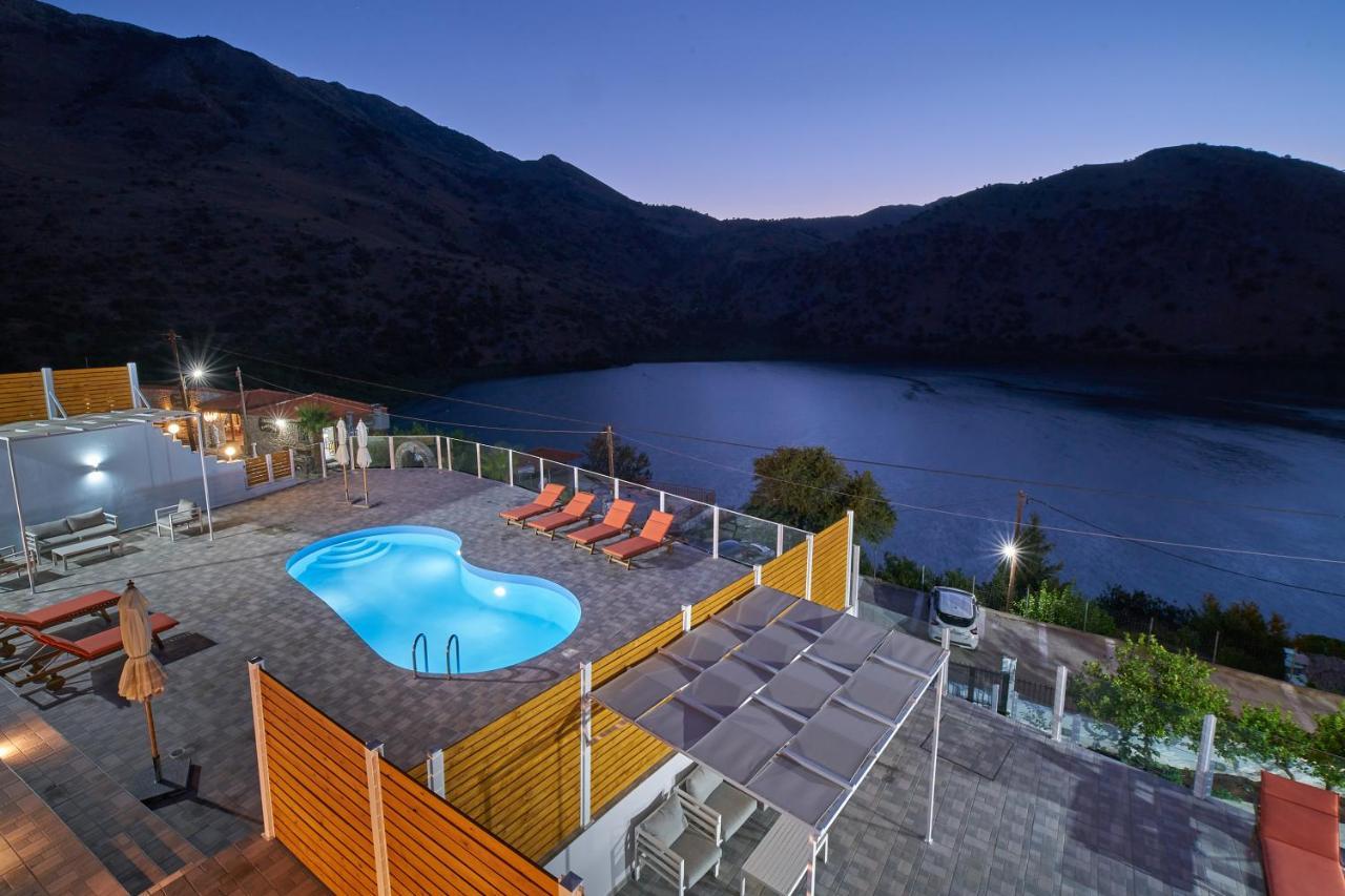 Lake View Suites Kávallos エクステリア 写真