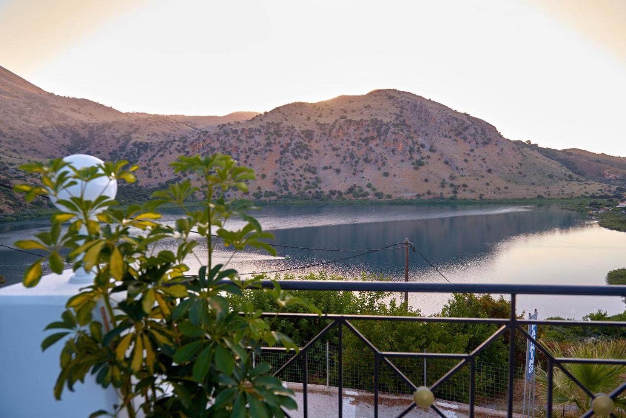 Lake View Suites Kávallos エクステリア 写真
