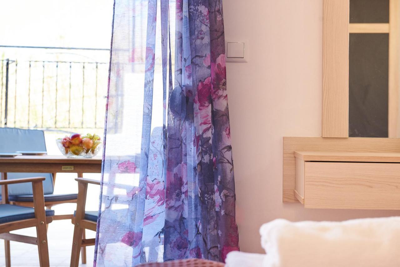 Lake View Suites Kávallos エクステリア 写真