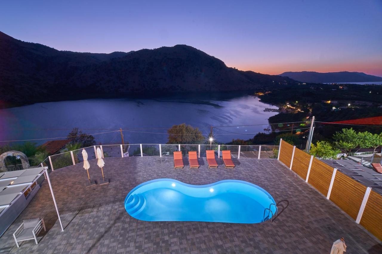 Lake View Suites Kávallos エクステリア 写真