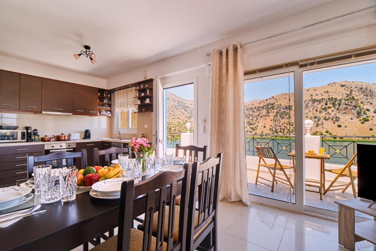 Lake View Suites Kávallos エクステリア 写真