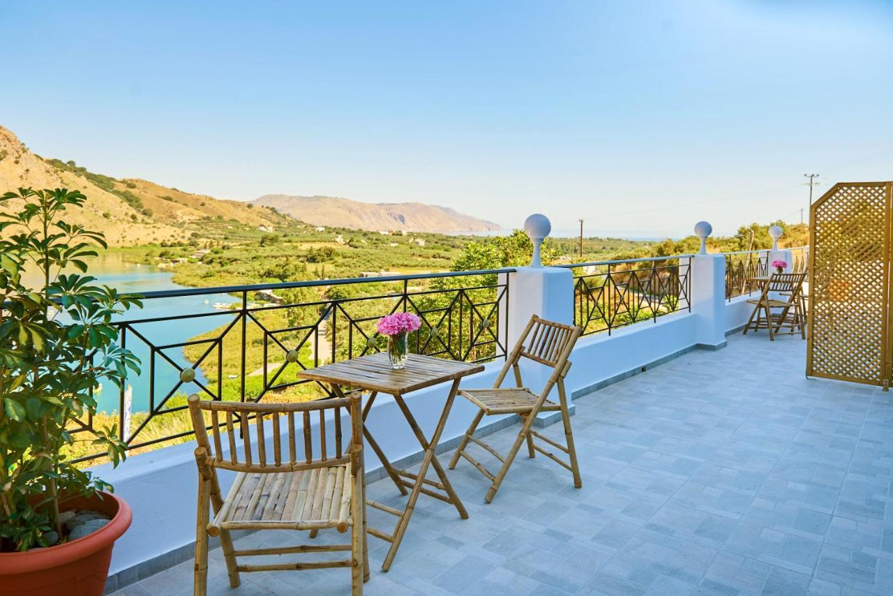 Lake View Suites Kávallos エクステリア 写真