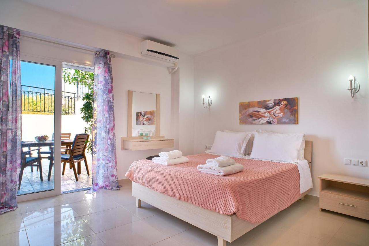 Lake View Suites Kávallos エクステリア 写真