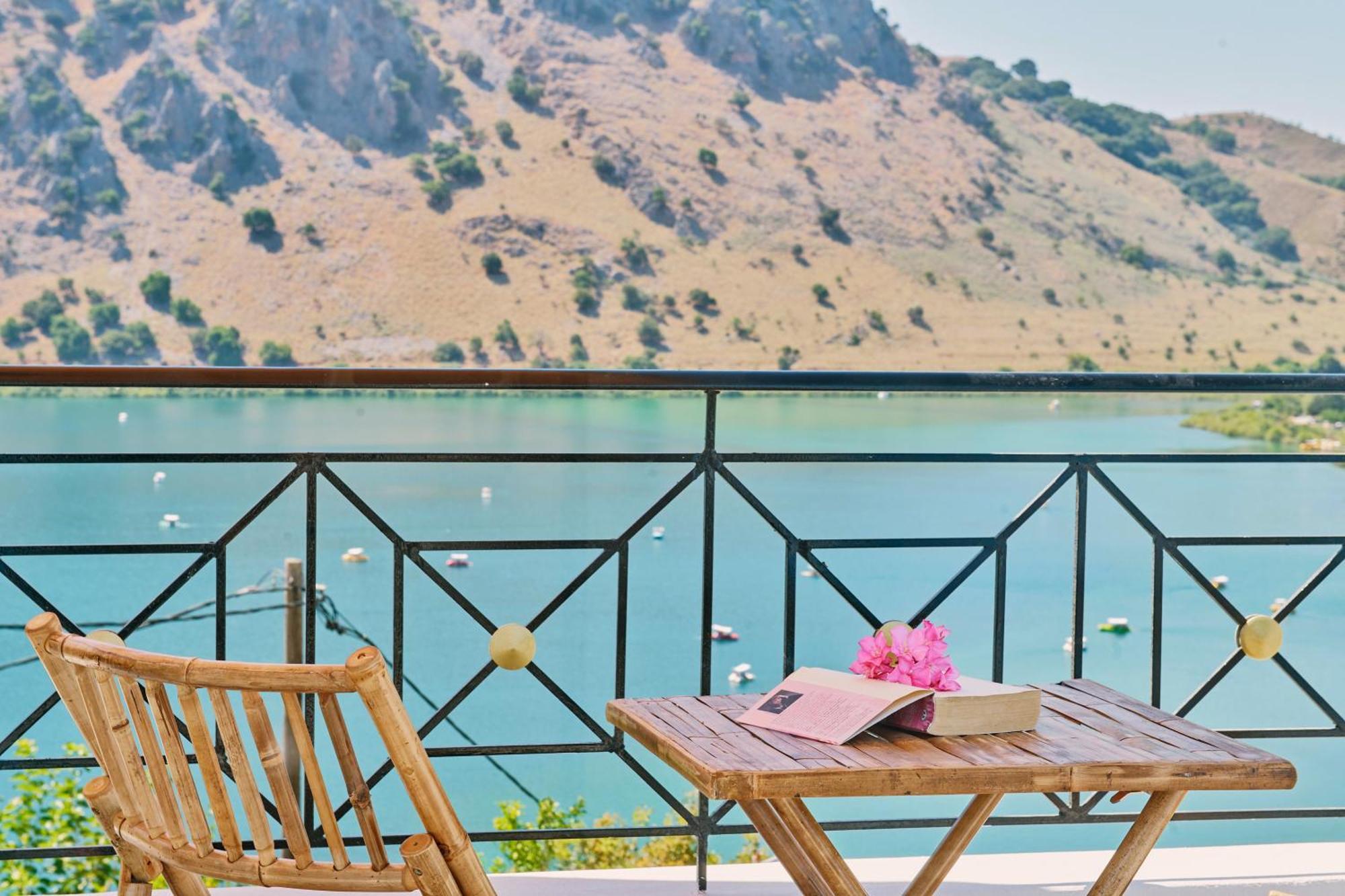 Lake View Suites Kávallos エクステリア 写真