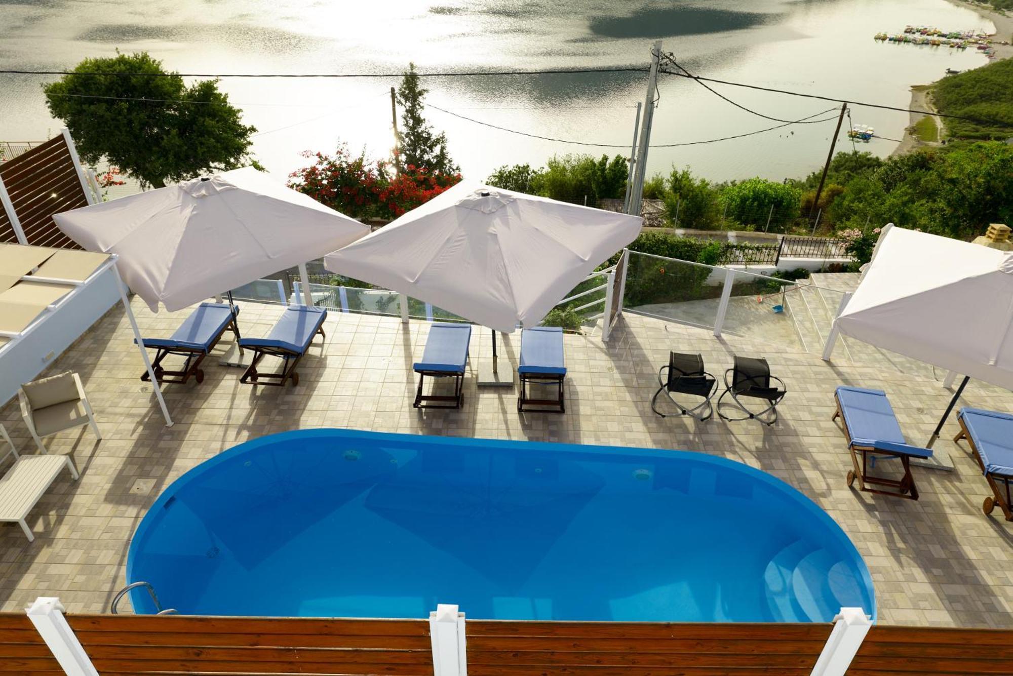 Lake View Suites Kávallos エクステリア 写真